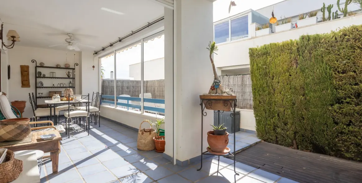 Продажа апартаментов на первом этаже в Nueva Andalucía (район Nueva Andalucía) 4