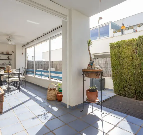 Апартаменты на первом этаже R5216263