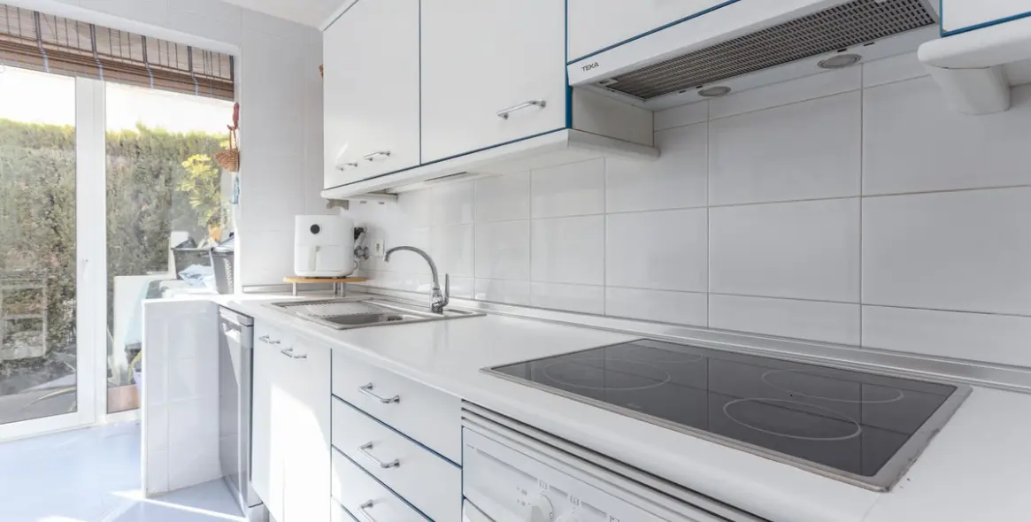 Продажа апартаментов на первом этаже в Nueva Andalucía (район Nueva Andalucía) 8