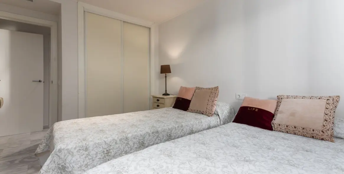 Продажа апартаментов на первом этаже в Nueva Andalucía 17