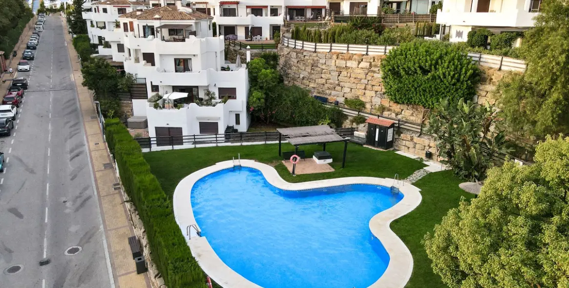 Продажа апартаментов на первом этаже в Casares Playa 1