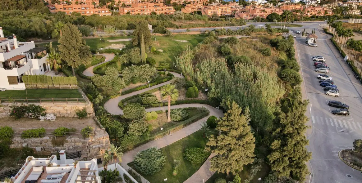 Продажа апартаментов на первом этаже в Casares Playa 3