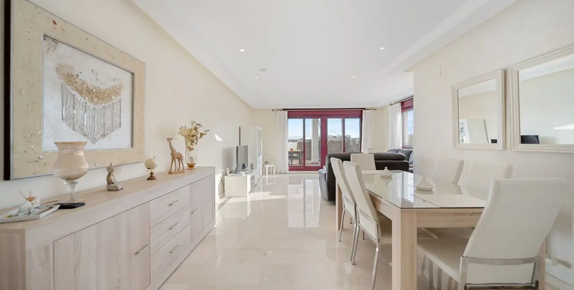 Продажа апартаментов на первом этаже в Casares Playa 4