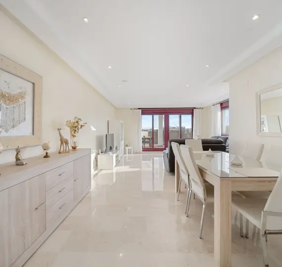 Продажа апартаментов на первом этаже в Casares Playa