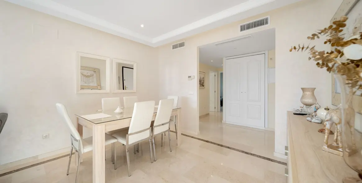 Продажа апартаментов на первом этаже в Casares Playa 5