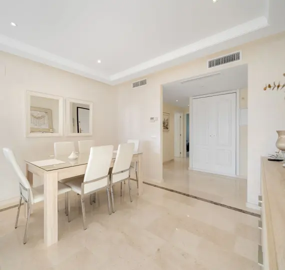 Продажа апартаментов на первом этаже в Casares Playa