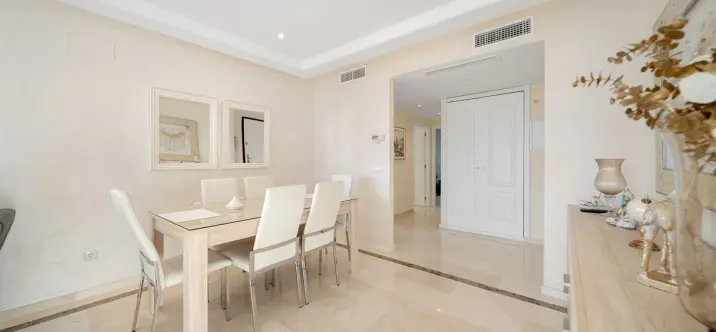 Продажа апартаментов на первом этаже в Casares Playa 4