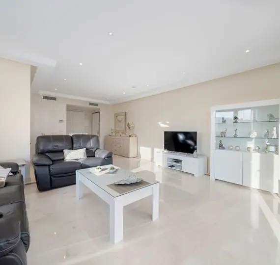 Продажа апартаментов на первом этаже в Casares Playa