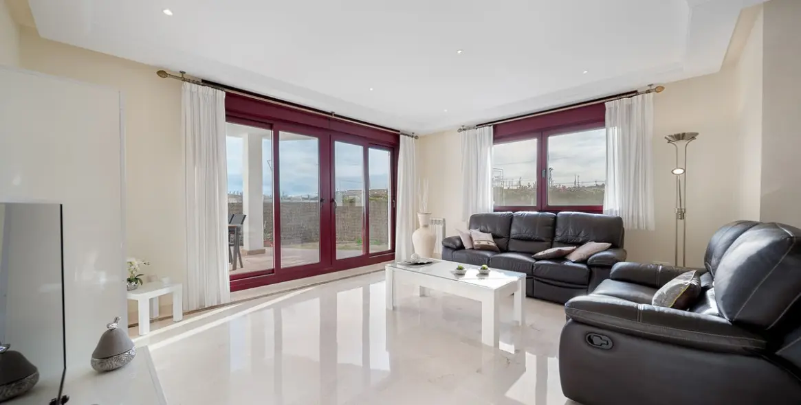 Продажа апартаментов на первом этаже в Casares Playa 8