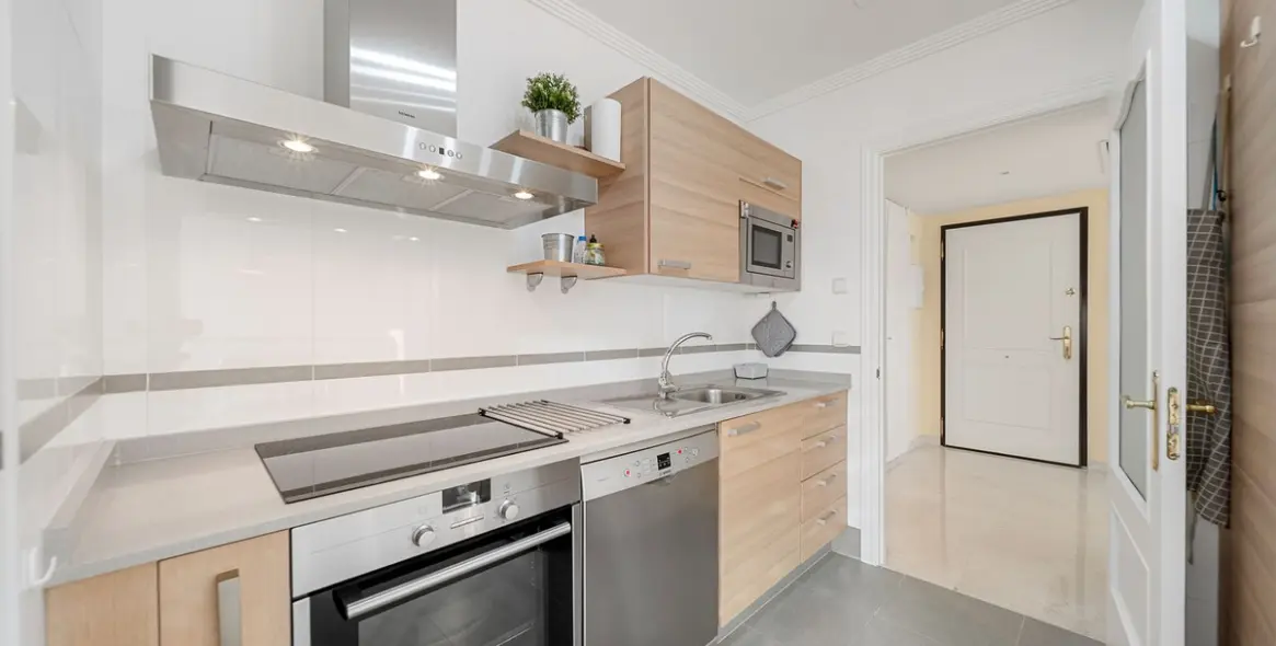 Продажа апартаментов на первом этаже в Casares Playa 11