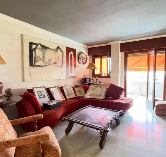 Sale of middle floor apartment in Marbella