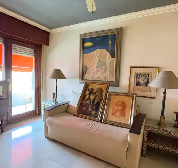 Sale of middle floor apartment in Marbella