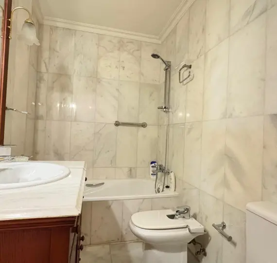 Sale of middle floor apartment in Marbella