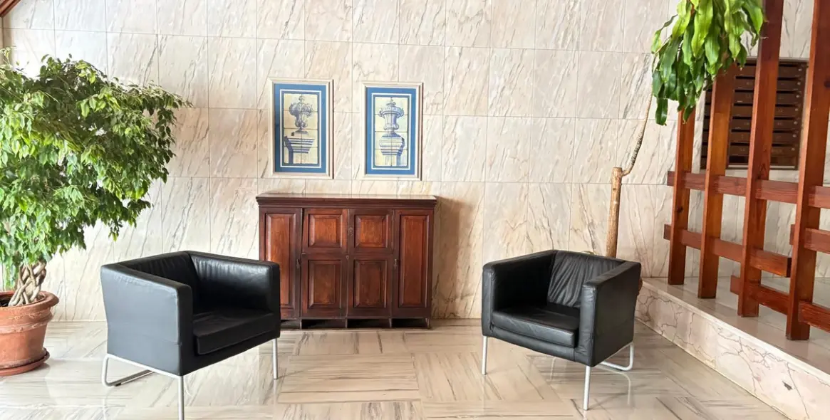 Sale of middle floor apartment in Marbella 10