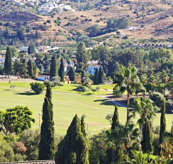 Продажа апартаментов на среднем этаже в Mijas Golf