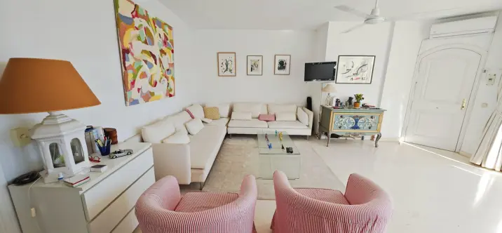 Продажа апартаментов на среднем этаже в Mijas Golf 3