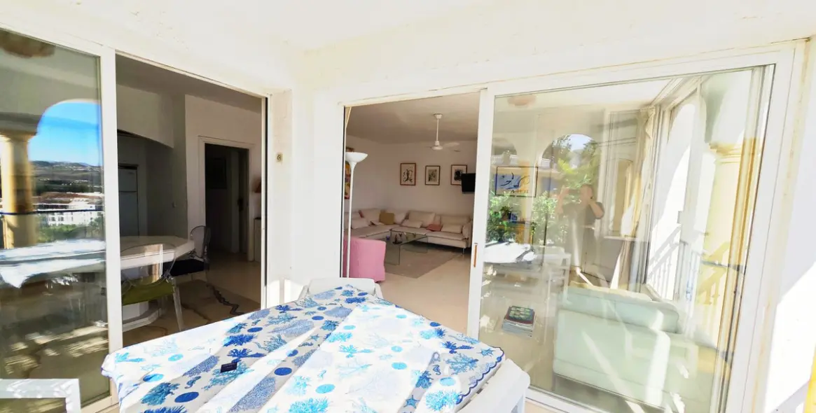 Продажа апартаментов на среднем этаже в Mijas Golf 17