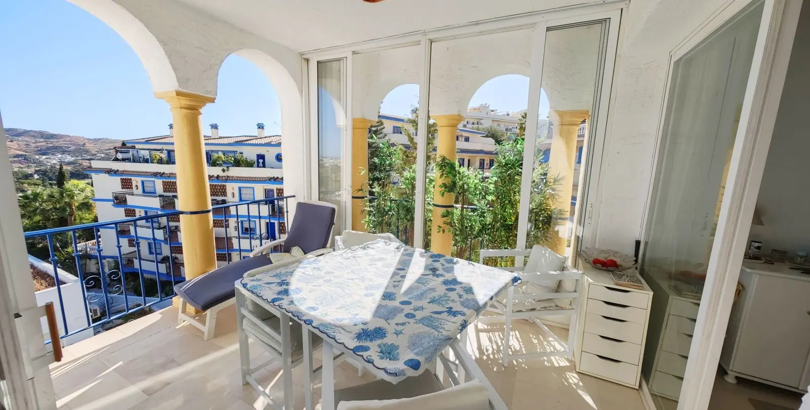 Sale of middle floor apartment in Mijas Golf 1