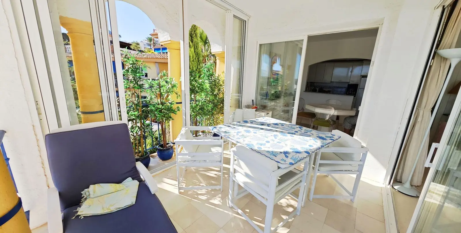 Sale of middle floor apartment in Mijas Golf 16