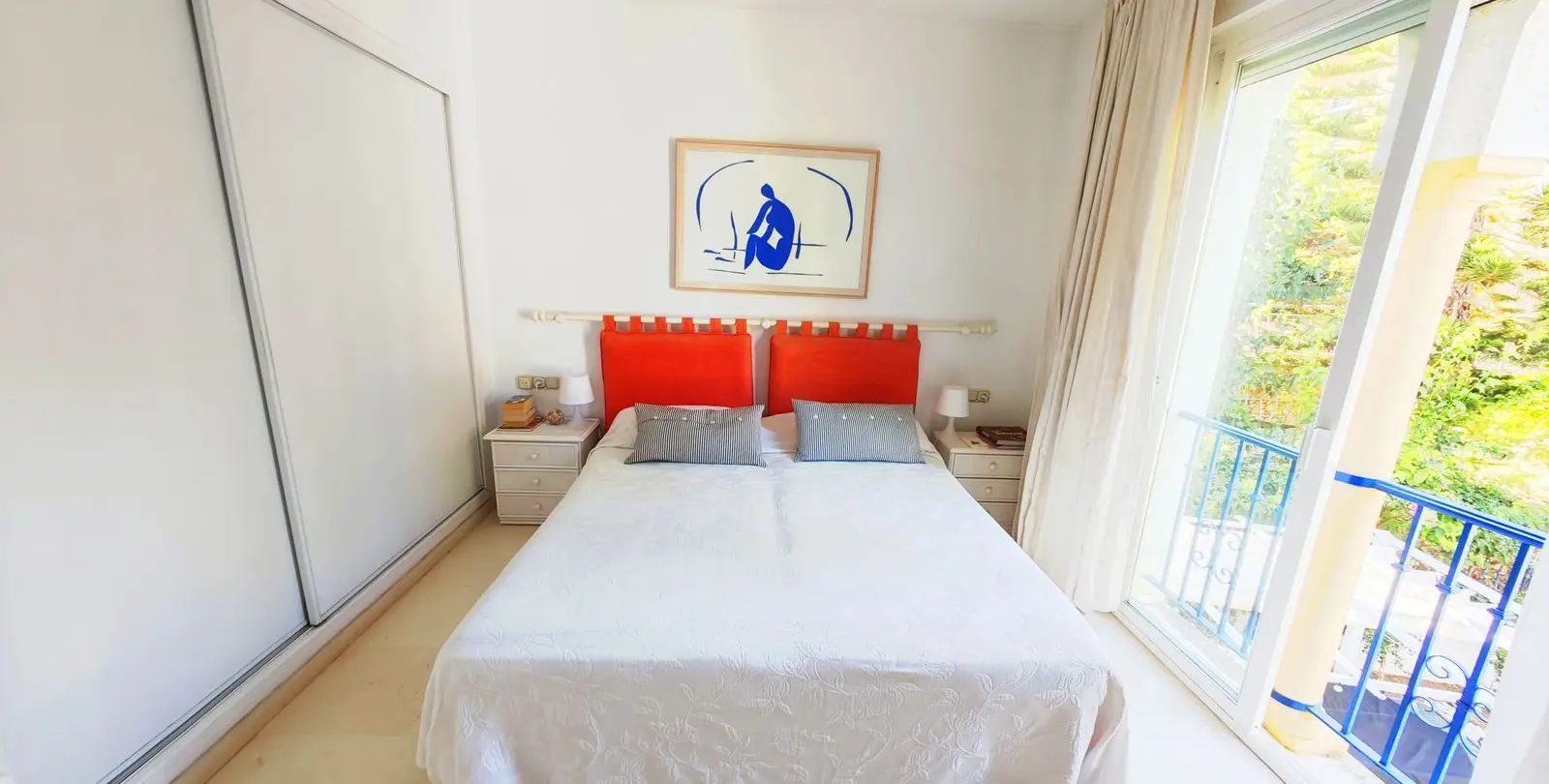 Sale of middle floor apartment in Mijas Golf 25