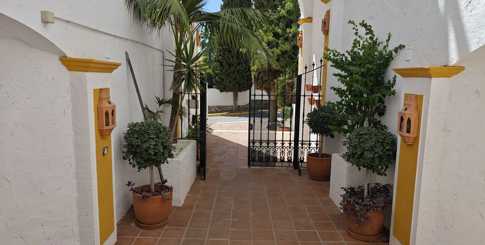 Sale of middle floor apartment in Mijas Golf 40