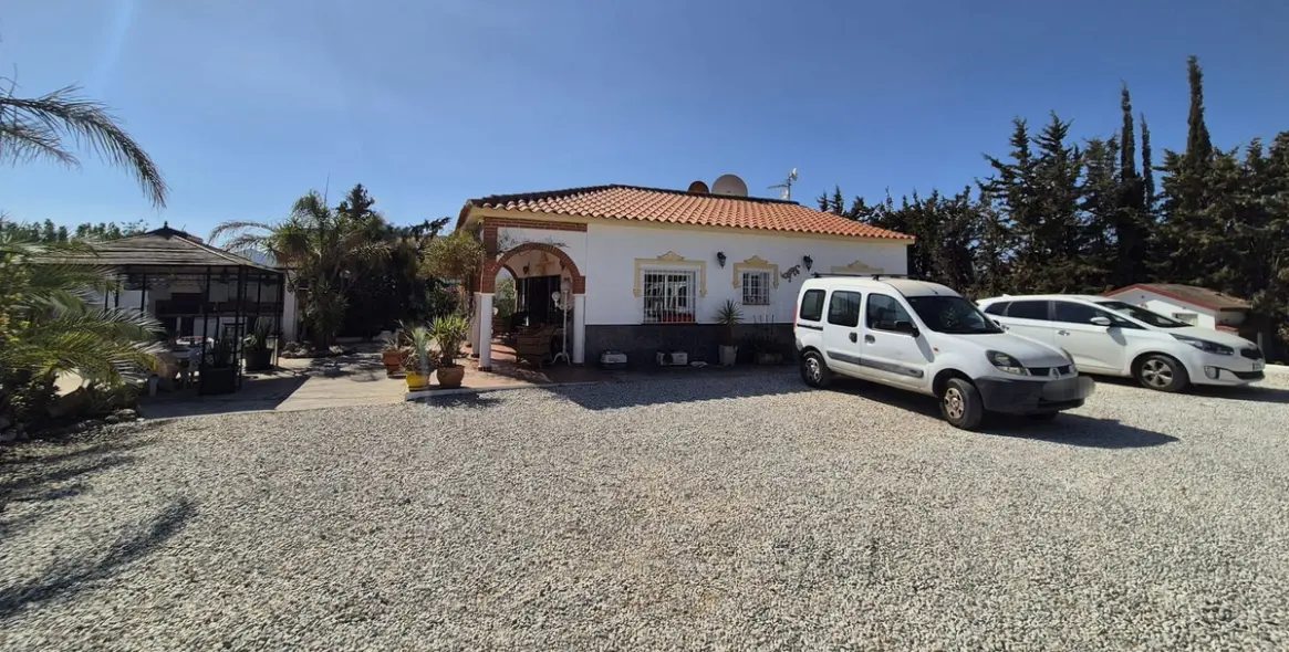 Sale of finca - cortijo in Estacion de Cartama 4