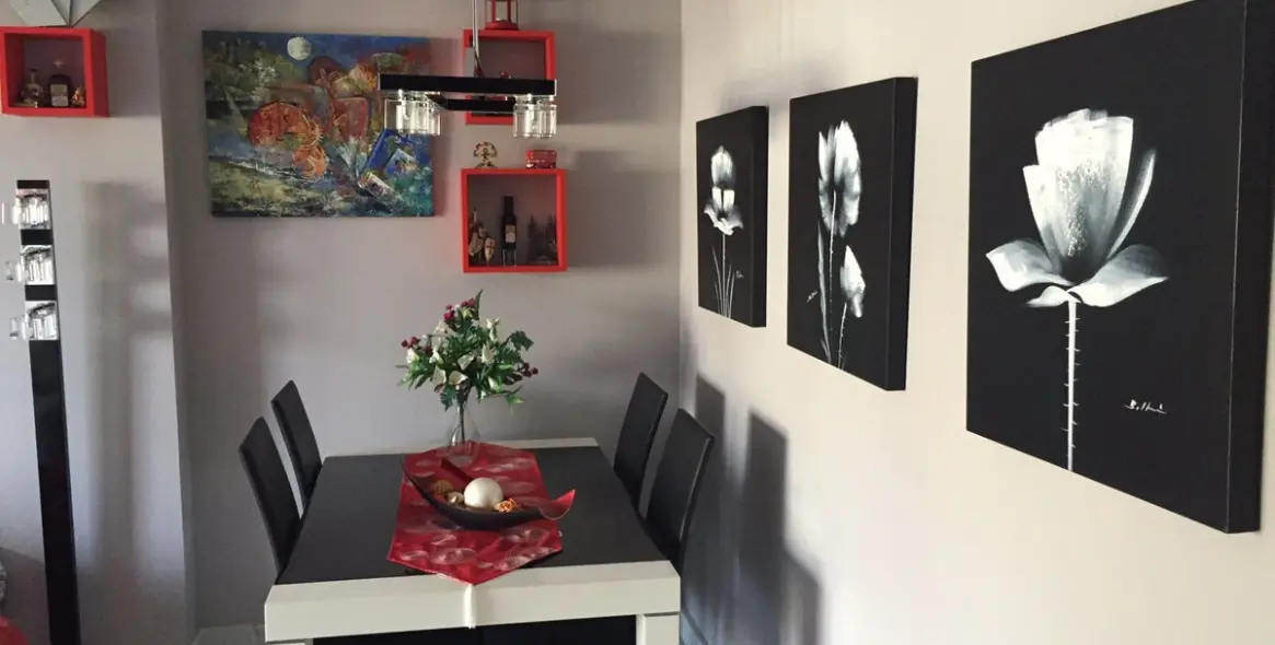 Sale of middle floor apartment in Benahavís 2