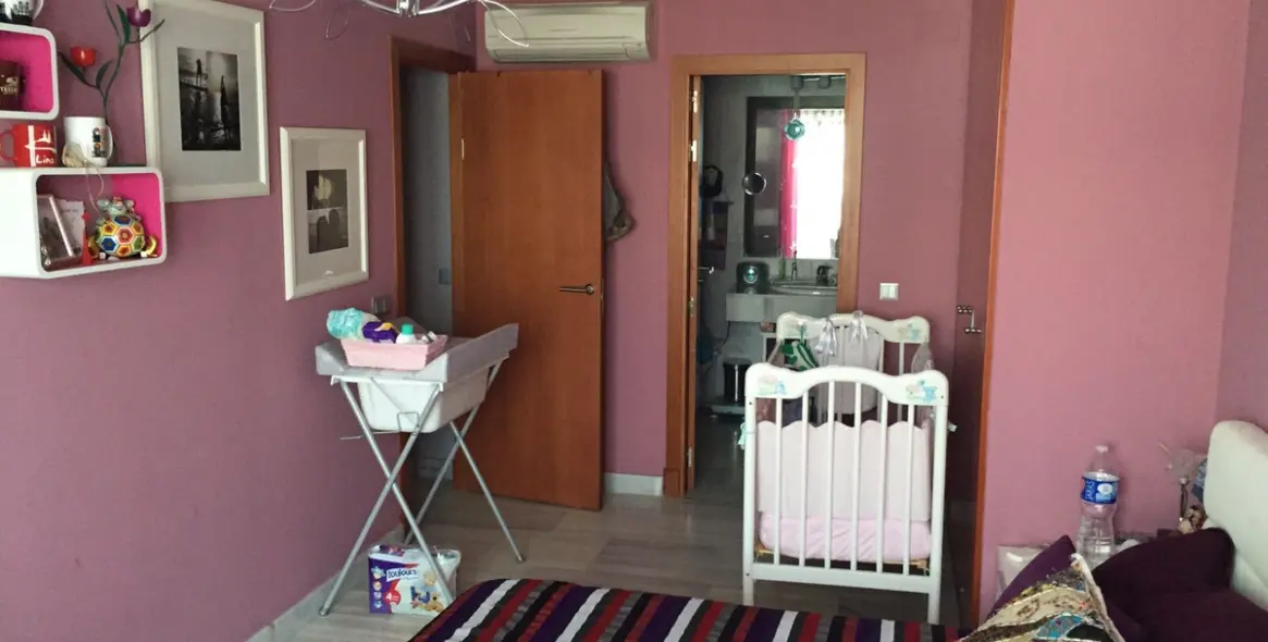 Sale of middle floor apartment in Benahavís 27