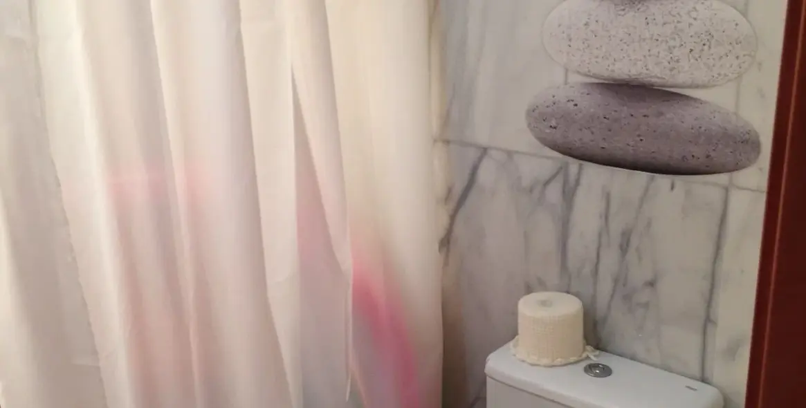 Sale of middle floor apartment in Benahavís 30