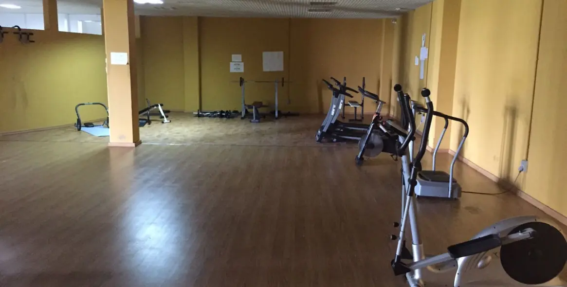 Sale of middle floor apartment in Benahavís 31