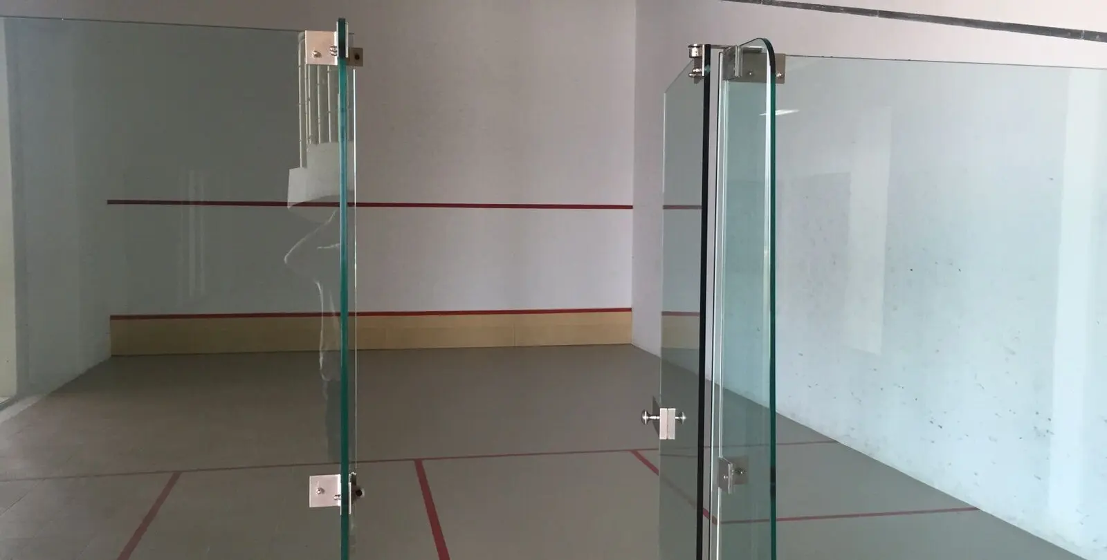 Sale of middle floor apartment in Benahavís 32