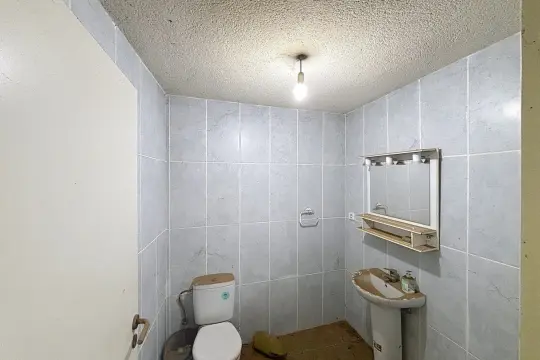 Image 9 thumb
