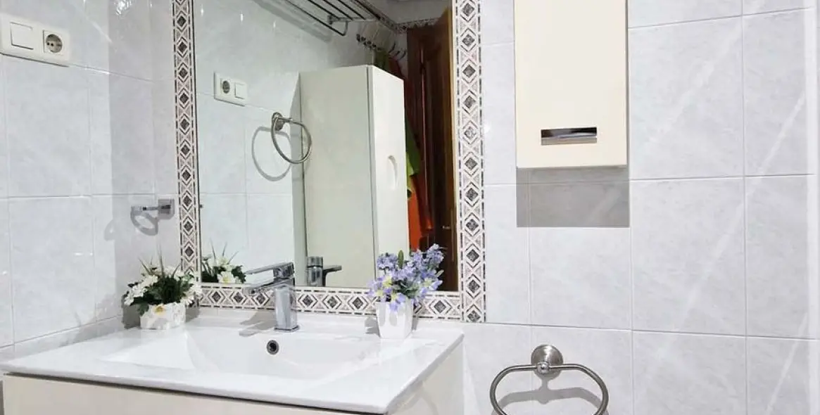 Sale of middle floor apartment in Benalmadena 29