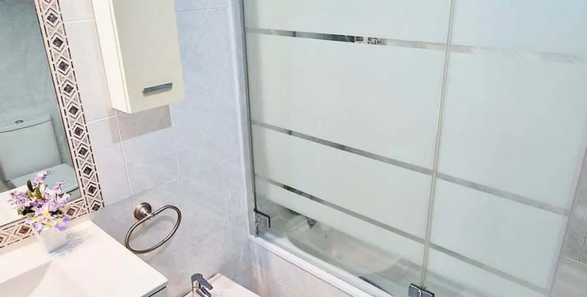 Sale of middle floor apartment in Benalmadena 31