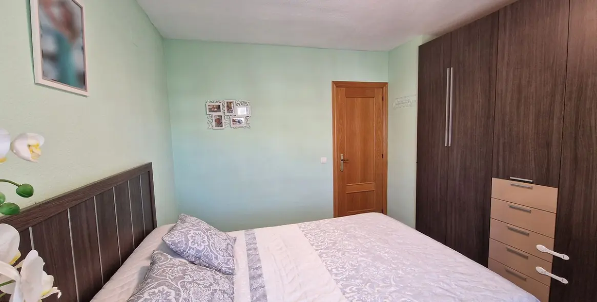 Sale of middle floor apartment in Benalmadena 35