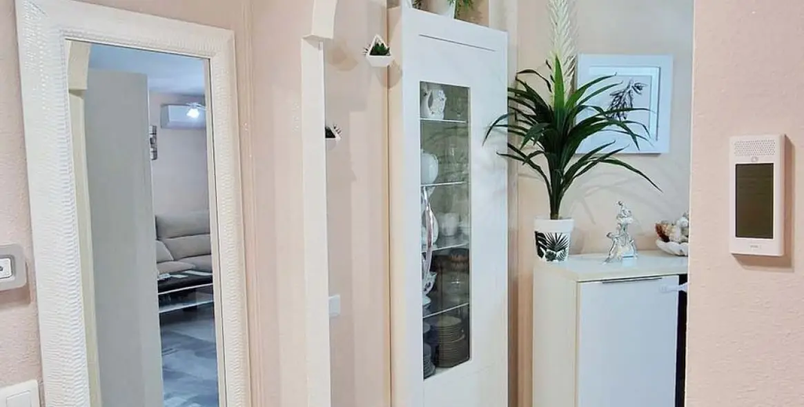 Sale of middle floor apartment in Benalmadena 41