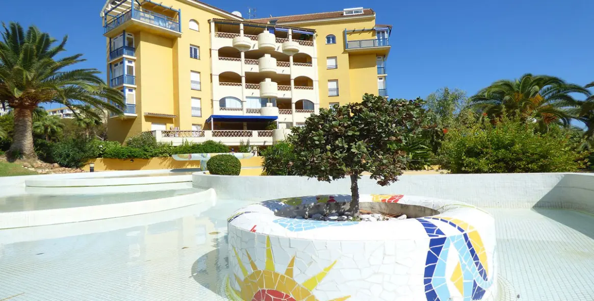 Sale of middle floor apartment in Benalmadena 49