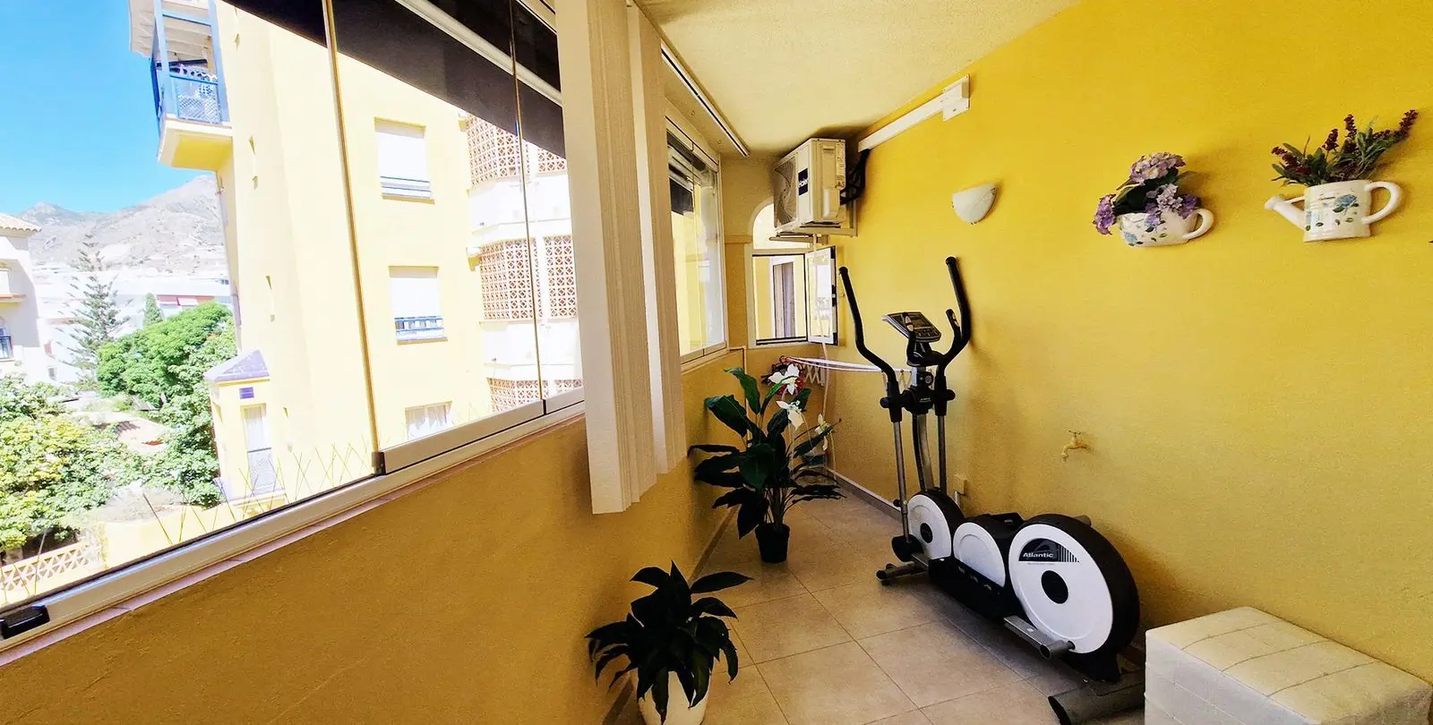 Venta de apartamento en planta media en Benalmadena 3