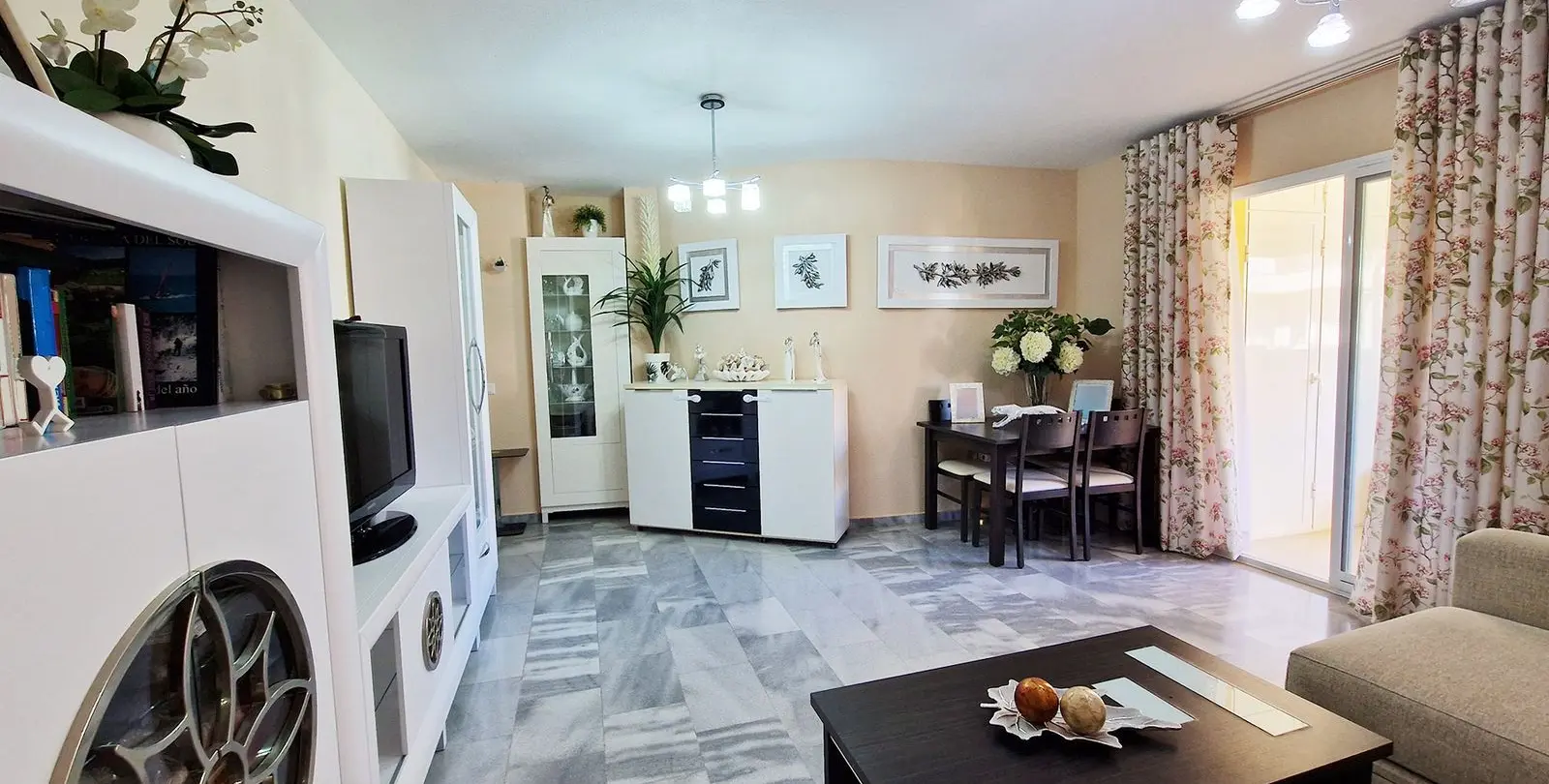 Venta de apartamento en planta media en Benalmadena 4
