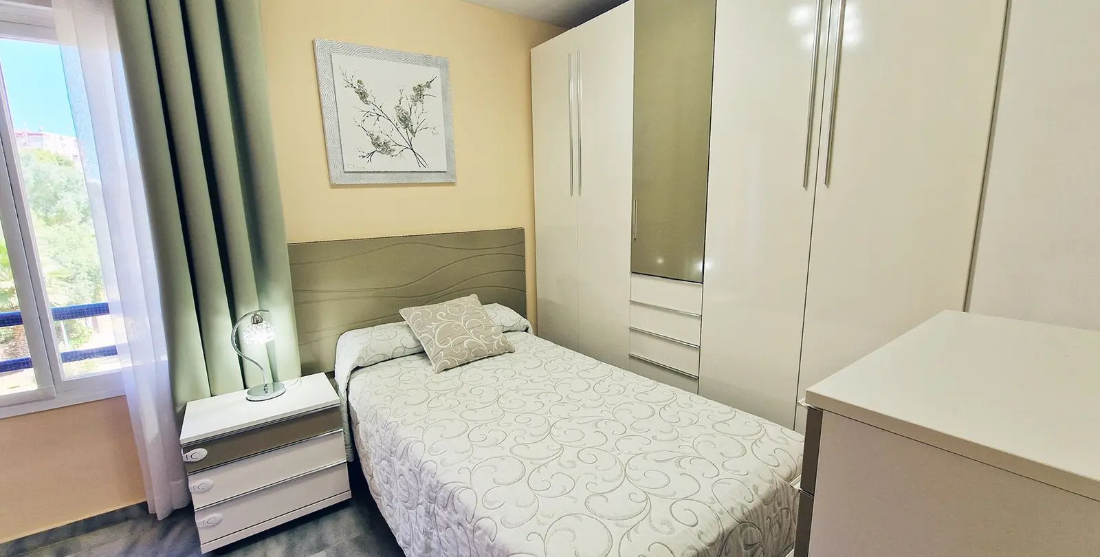 Venta de apartamento en planta media en Benalmadena 19