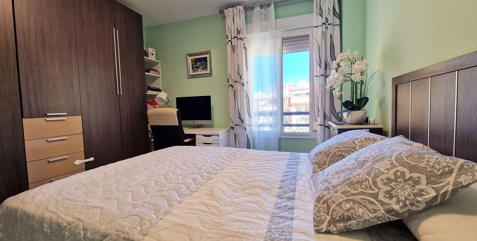 Venta de apartamento en planta media en Benalmadena 37