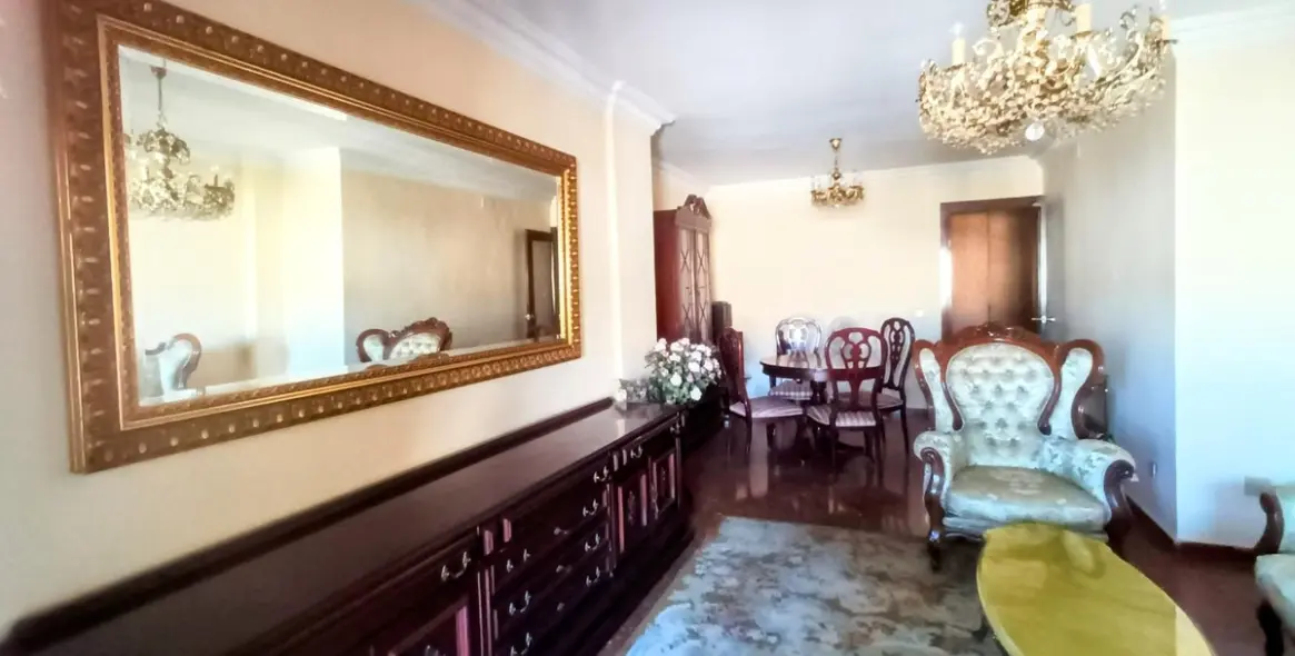 Sale of middle floor apartment in La Roca 1