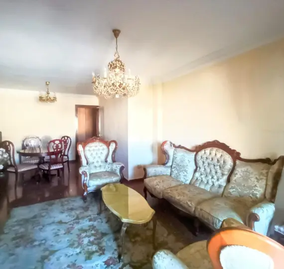 Middle floor apartment R5185039