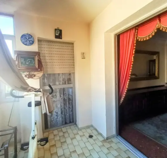 Middle floor apartment R5185039