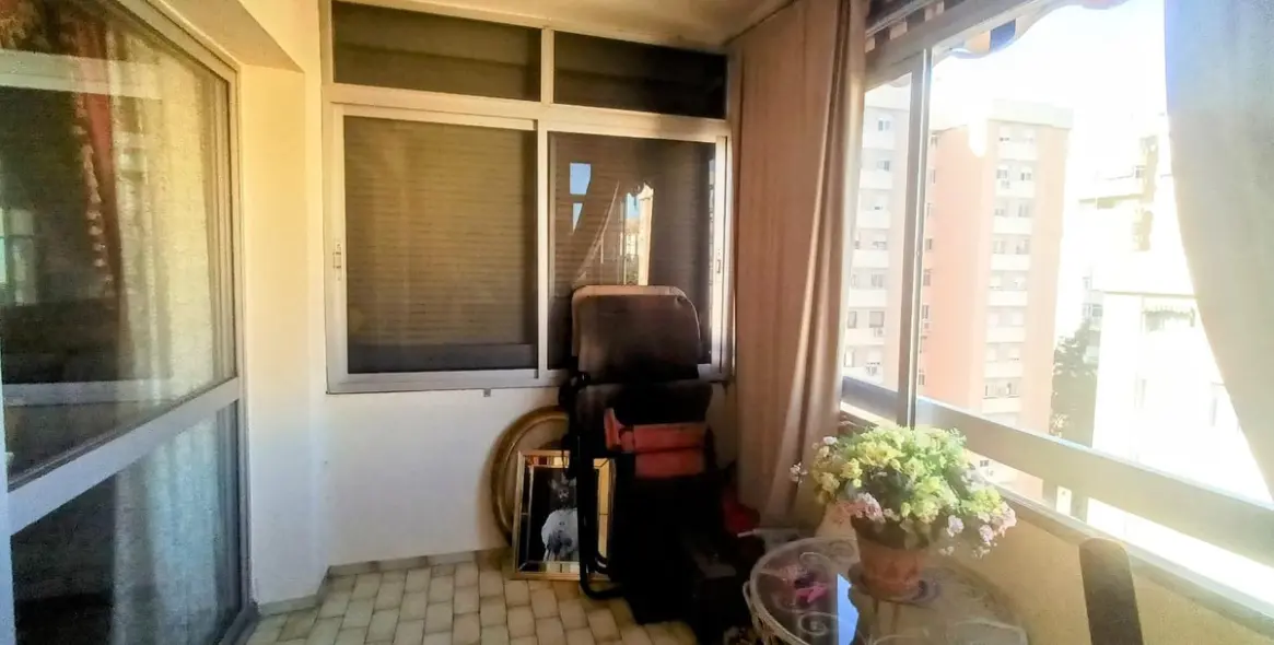 Sale of middle floor apartment in La Roca 4