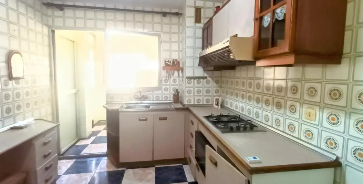 Sale of middle floor apartment in La Roca 9