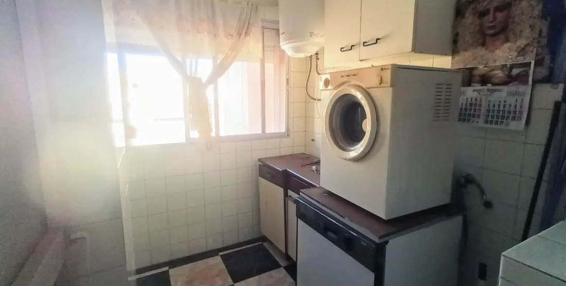 Sale of middle floor apartment in La Roca 11