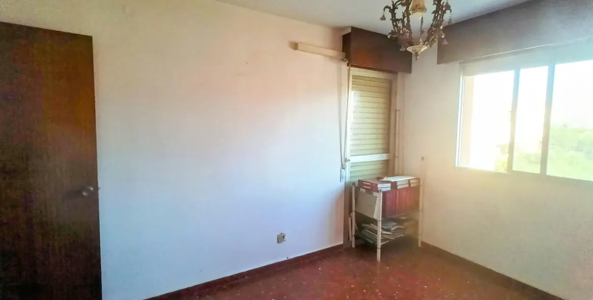 Sale of middle floor apartment in La Roca 14