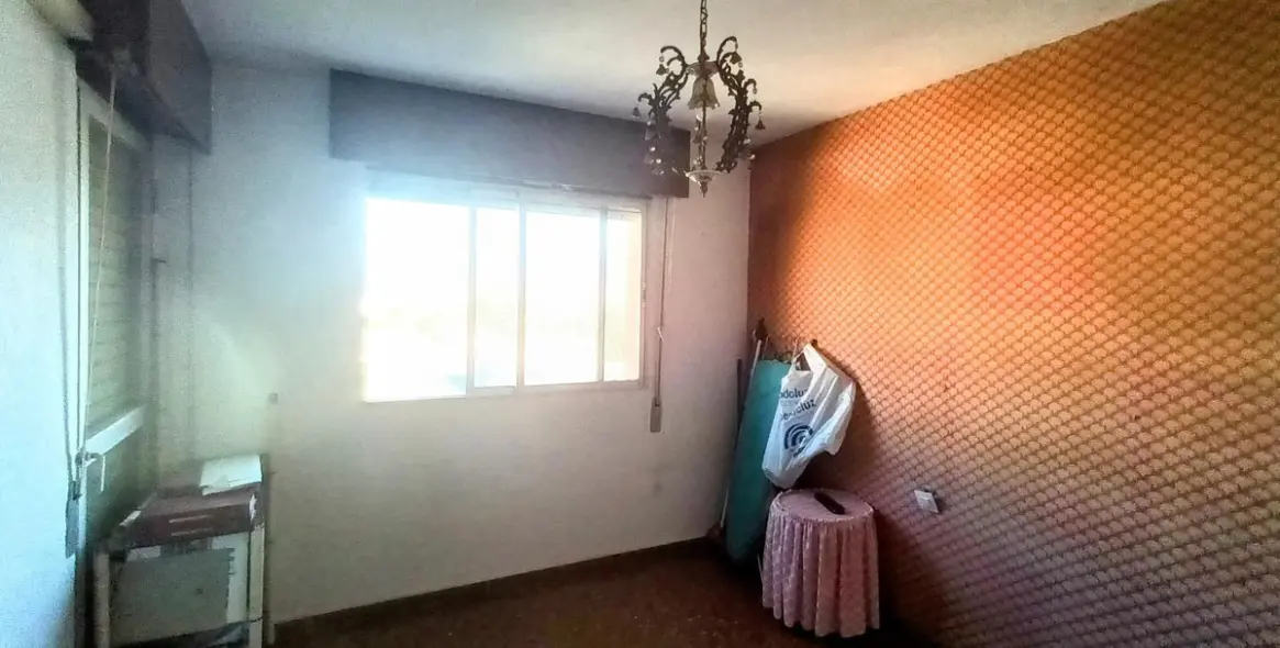 Sale of middle floor apartment in La Roca 15