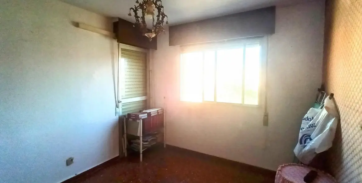 Sale of middle floor apartment in La Roca 16